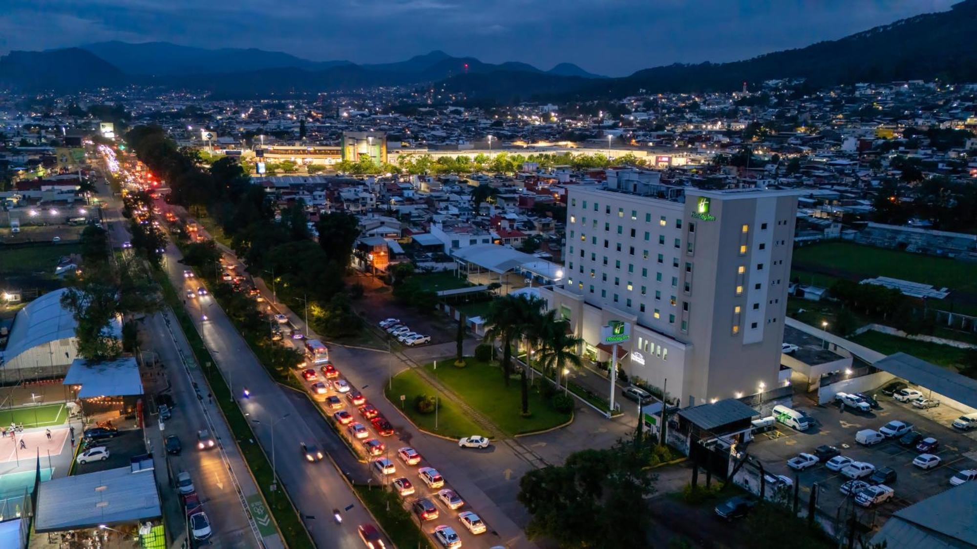 Holiday Inn Uruapan By Ihg Exterior foto